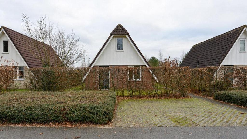 Vrijstaande Woning Te Vlagtwedde Villa Luaran gambar